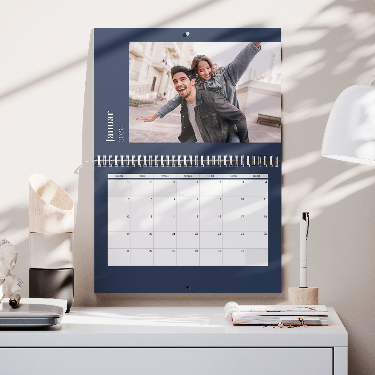 Elegant Dobbeltsidet Kalender – Perfekt til Personlige Datoer