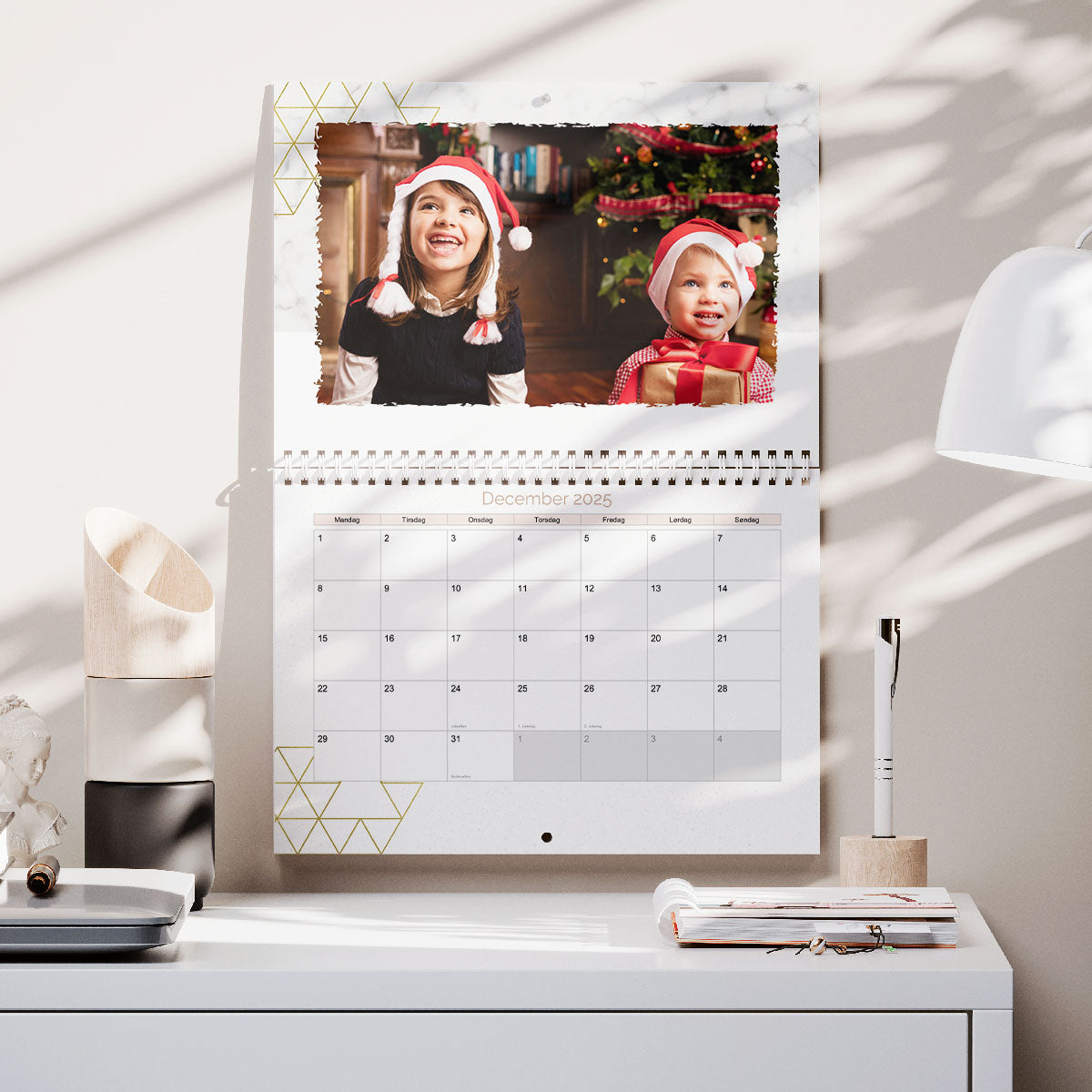 Moderne Dobbeltsidet Kalender - Unik Oversigt og Mærkedage